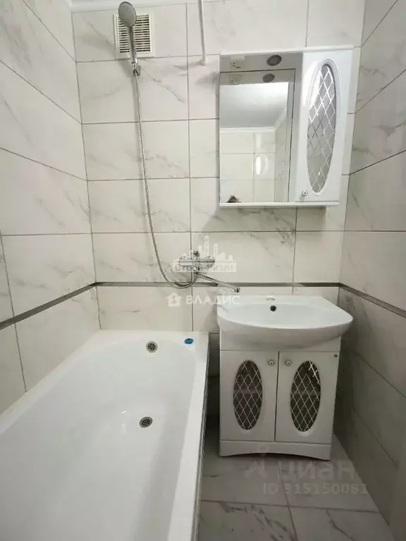 3-к кв. Крым, Керчь ул. Кирова, 111 (70.7 м) - Фото 2