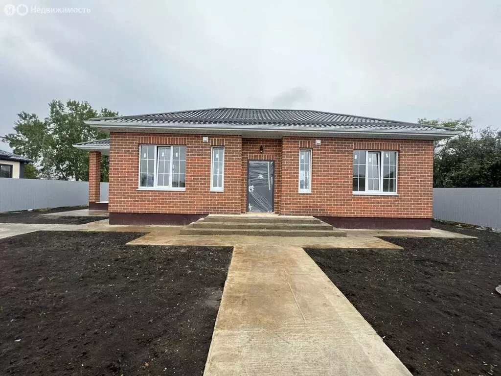 Дом в Тахтамукайский район, посёлок городского типа Яблоновский (110 ... - Фото 1