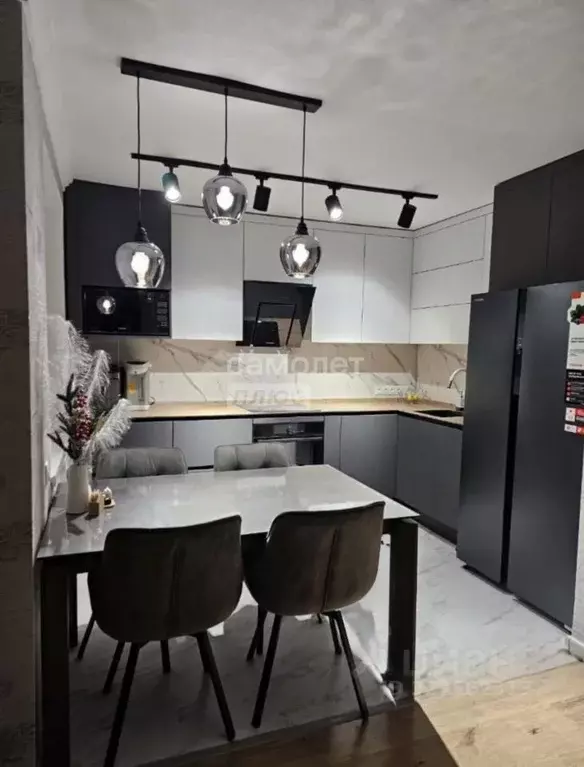 4-к кв. Тюменская область, Тюмень ул. Елизарова, 8 (110.0 м) - Фото 1