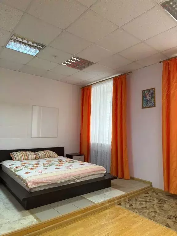 Комната Челябинская область, Челябинск ул. Кудрявцева, 75 - Фото 1