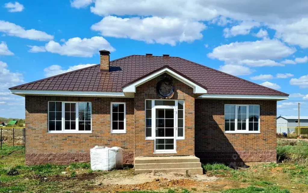 Дом в Башкортостан, Уфимский район, Дмитриевский сельсовет, д. ... - Фото 1