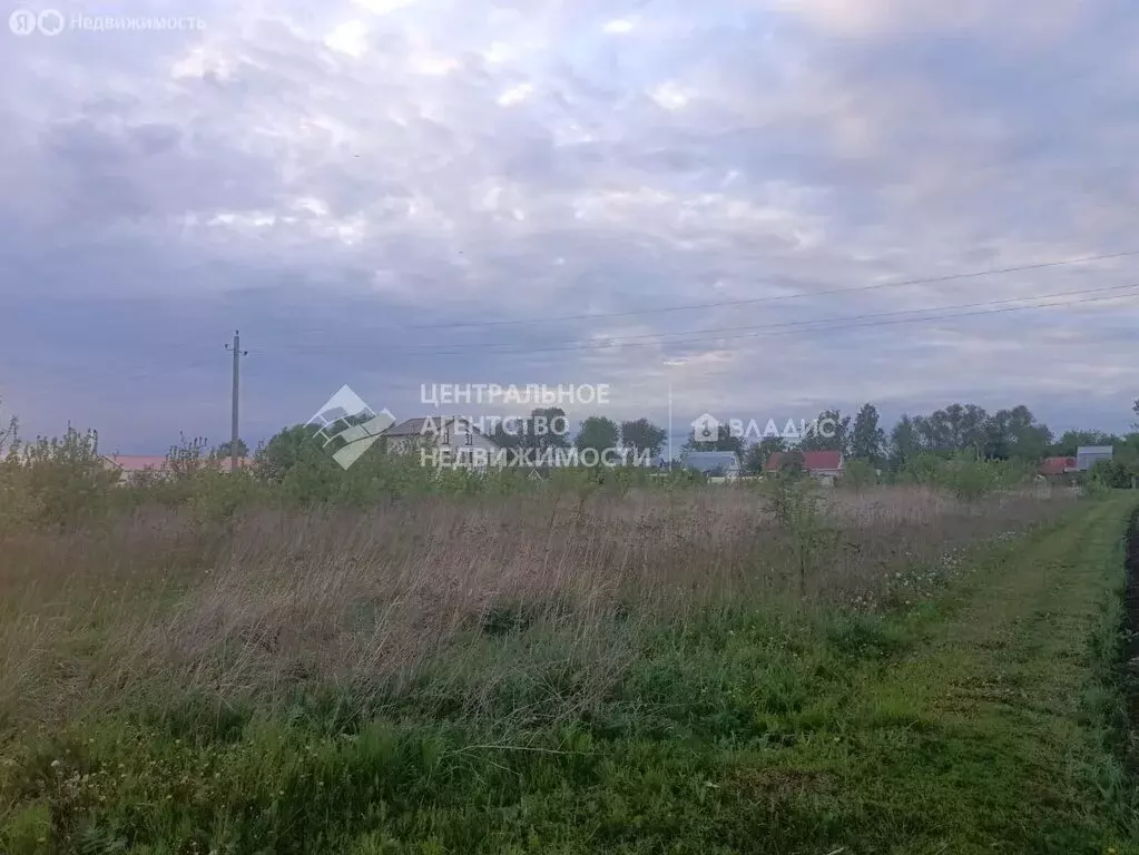 Участок в село Ходынино, Краснопрудная улица (15 м) - Фото 1