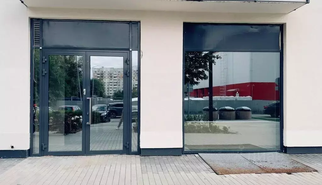 Помещение свободного назначения в Тюменская область, Тюмень ул. 50 лет ... - Фото 1