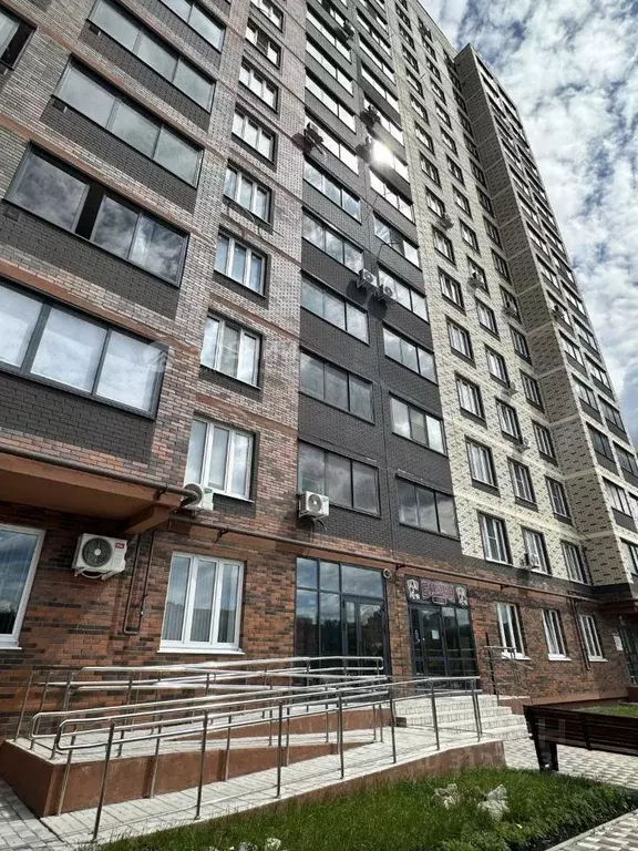 1-к кв. Чувашия, Чебоксары Водопроводная ул., 10к1 (52.0 м) - Фото 0
