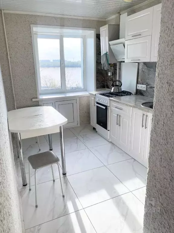 2-к кв. Омская область, Омск наб. Иртышская, 45 (47.1 м) - Фото 1