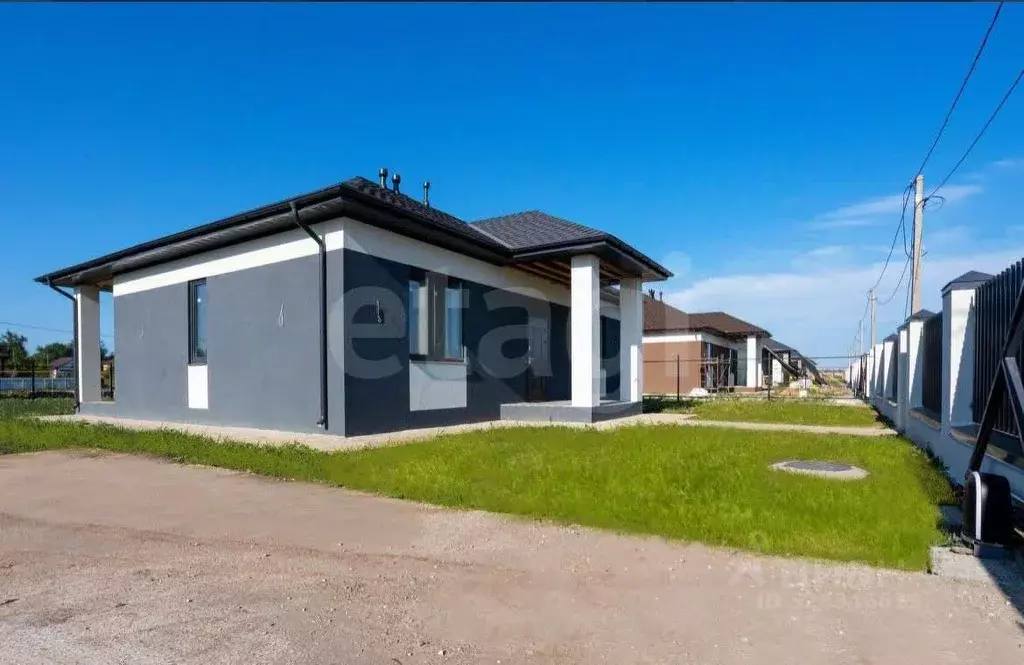 Дом в Саратовская область, Энгельсский район, Новопушкинское ... - Фото 1