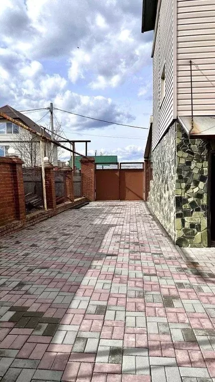 Дом в Свердловская область, Асбест ул. Физкультурников, 5 (330 м) - Фото 1