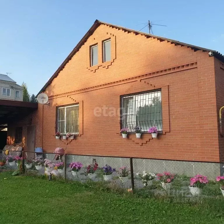Дом в Челябинская область, Челябинск ул. Нежинская, 6 (100 м) - Фото 0