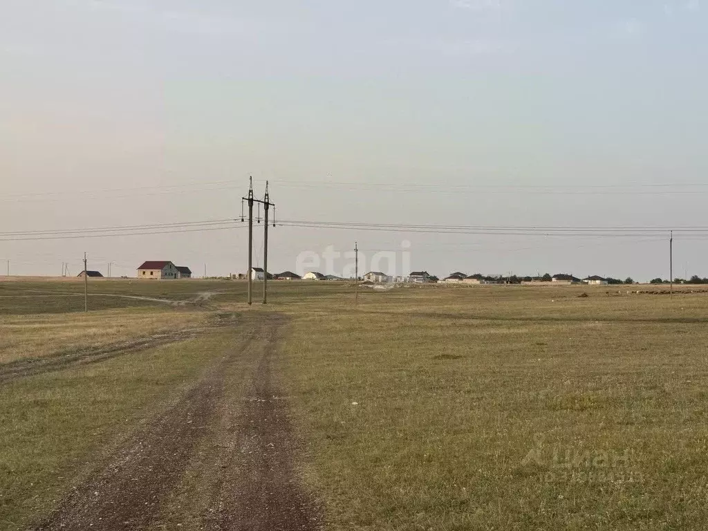 Участок в Крым, Симферопольский район, с. Трудовое ул. 65-летия ... - Фото 0