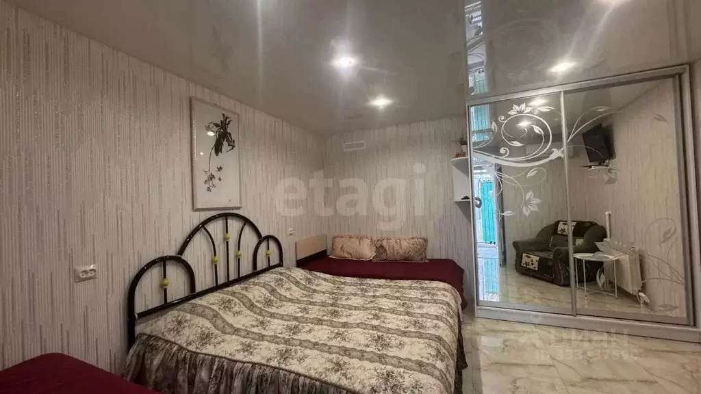 Дом в Крым, Алушта ул. Карла Маркса (25 м) - Фото 1