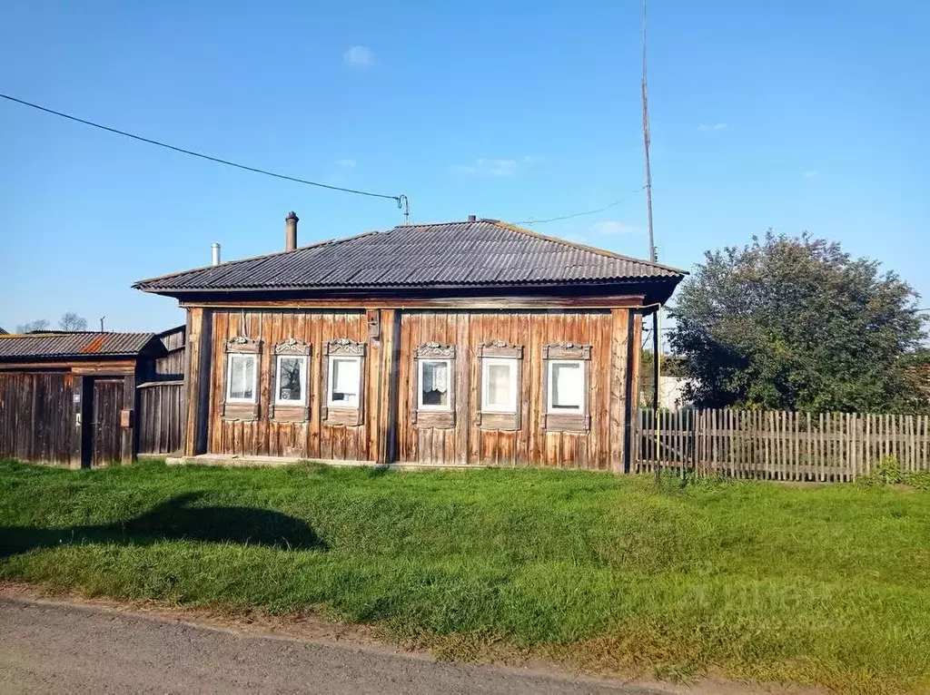 Дом в Тюменская область, Исетский муниципальный округ, с. Бобылево  ... - Фото 1