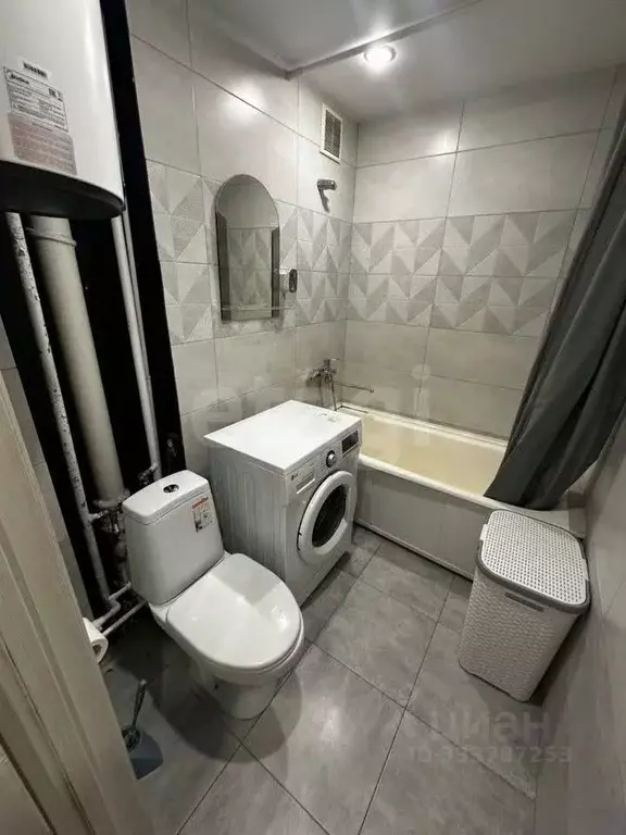 2-к кв. Тюменская область, Тюмень ул. Мельникайте, 95 (42.4 м) - Фото 1