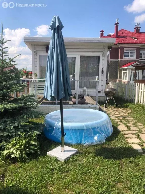 3-комнатная квартира: село Озерецкое, Никольская улица, 45 (105 м) - Фото 1