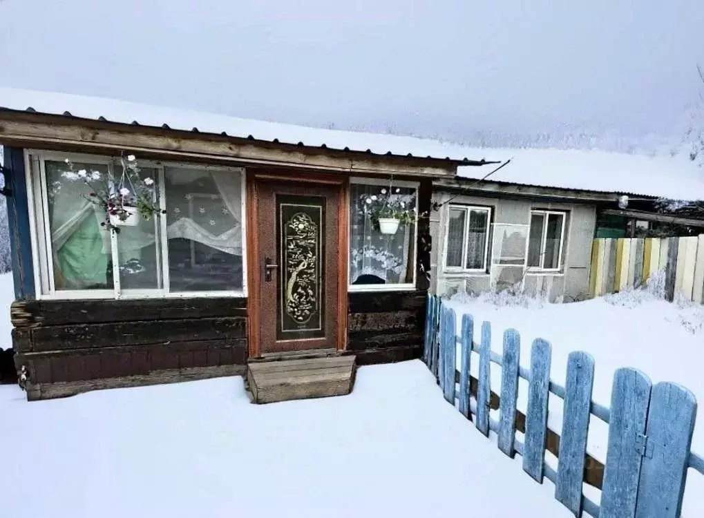 Дом в Амурская область, Белогорский муниципальный округ, с. Амурское ... - Фото 1