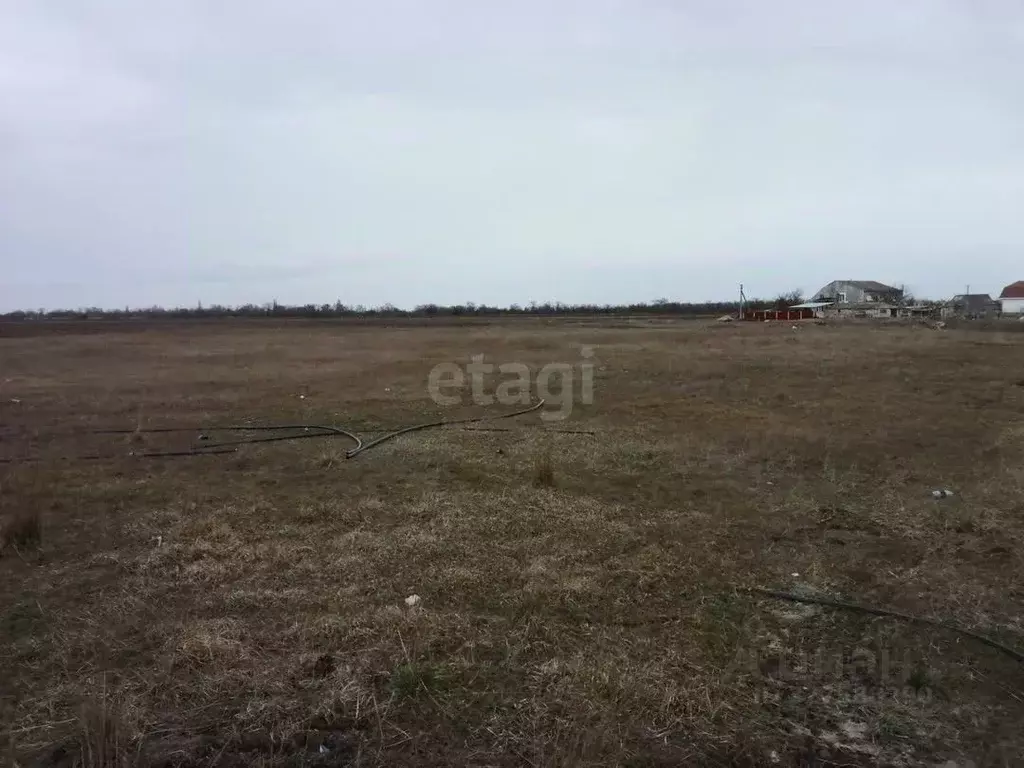 Участок в Крым, Кировское пгт ул. Азатлык (10.0 сот.) - Фото 1