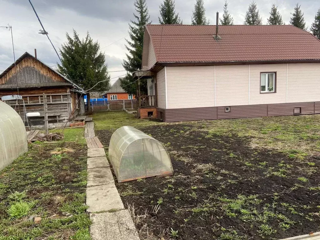 Дом в Кемеровская область, Крапивинский пгт ул. 70 лет Октября (92 м) - Фото 0