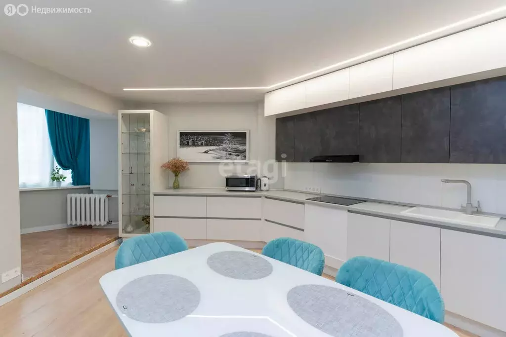 3-комнатная квартира: Тюмень, 6-й микрорайон, улица Валерии ... - Фото 1