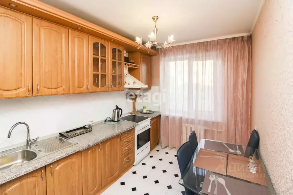 3-к кв. Тюменская область, Тюмень ул. Свердлова, 22 (66.8 м) - Фото 1