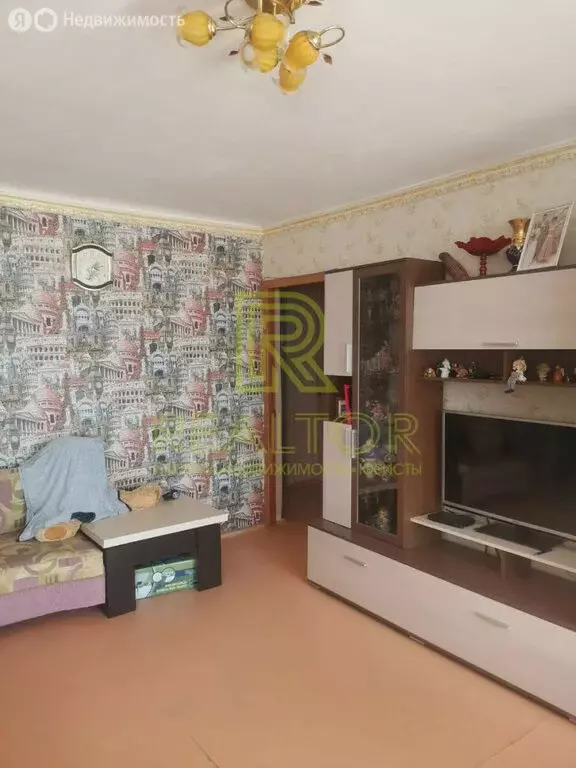 3-комнатная квартира: Красный Сулин, улица Гагарина, 8 (56 м) - Фото 0