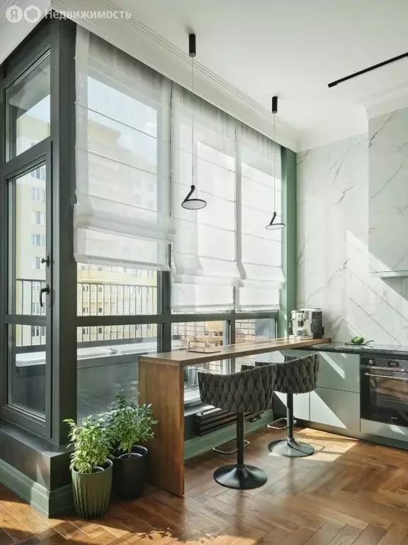 1-комнатная квартира: Тюмень, улица Усиевича, 16 (72.2 м) - Фото 1