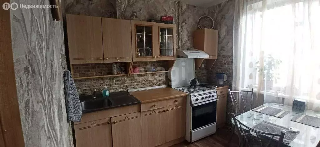 3-комнатная квартира: Старый Оскол, улица Свердлова, 25 (64.2 м) - Фото 1
