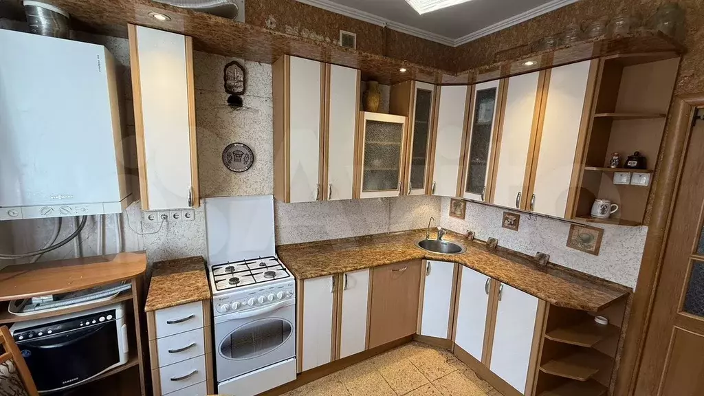 3-к. квартира, 80 м, 1/3 эт. - Фото 0