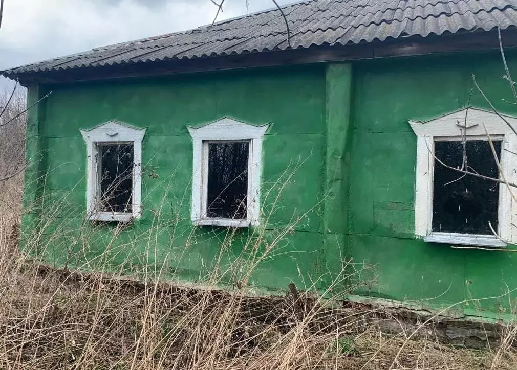 Дом в Курская область, Мантуровский район, Ястребовский сельсовет, с. ... - Фото 1