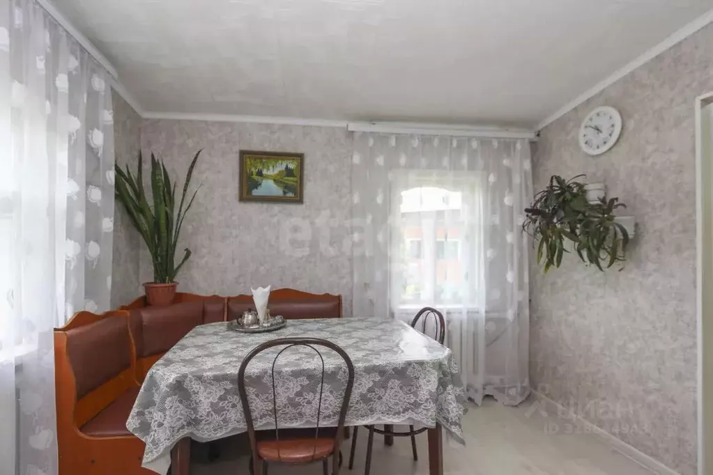 Дом в Омская область, Азовский Немецкий Национальный район, с. ... - Фото 1