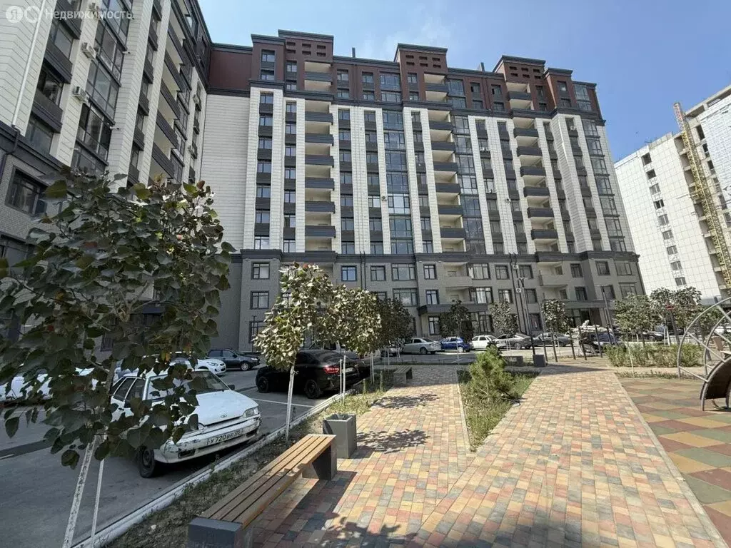 2-комнатная квартира: Каспийск, улица М. Халилова, 3А (92 м) - Фото 1