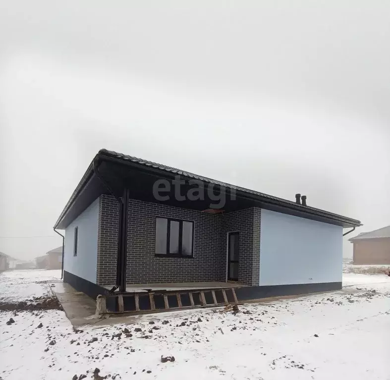 Дом в Курская область, Курский район, Моковский сельсовет, д. 1-я ... - Фото 1