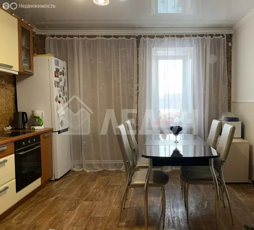 3-комнатная квартира: посёлок Ростовка, 28 (78.5 м) - Фото 0