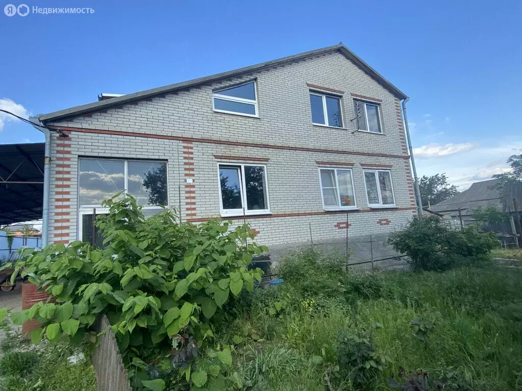 Дом в посёлок Реконструктор, улица Ленина (280 м) - Фото 1