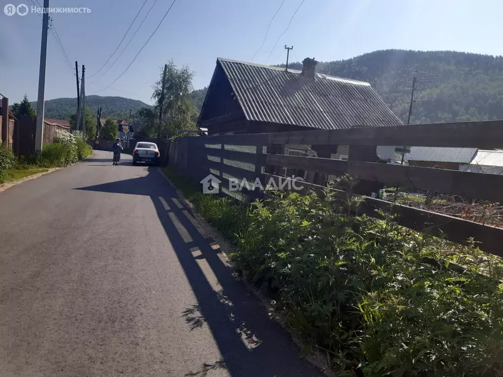 Дом в Иркутский муниципальный округ, рабочий посёлок Листвянка, улица ... - Фото 0