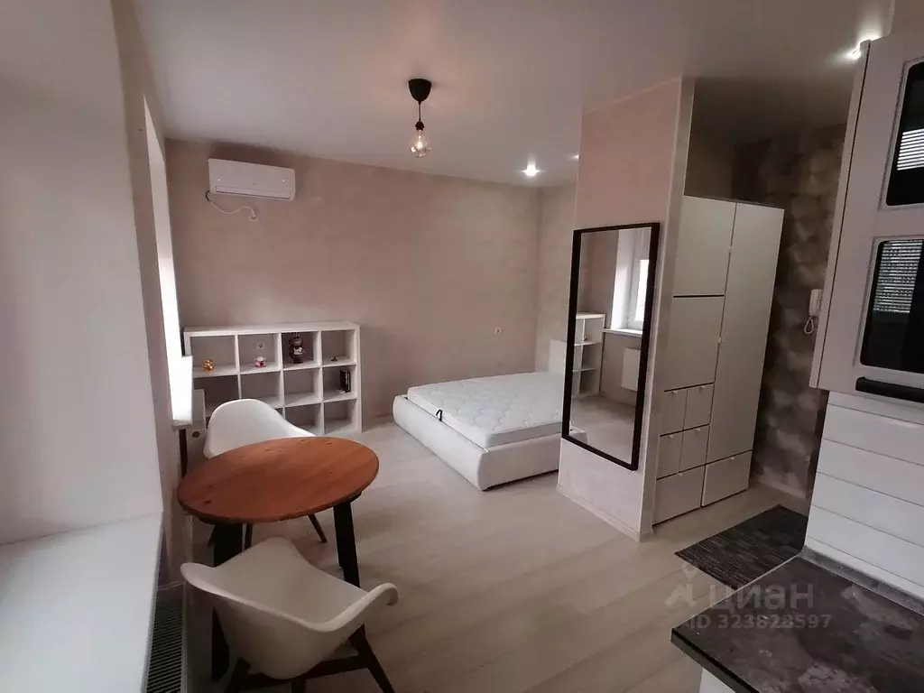 Студия Краснодарский край, Краснодар ул. Им. Героя Сарабеева В.И., 3/1 ... - Фото 1