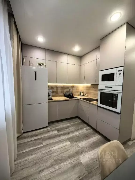 3-к кв. Свердловская область, Екатеринбург ул. Громова, 28 (90.0 м) - Фото 0