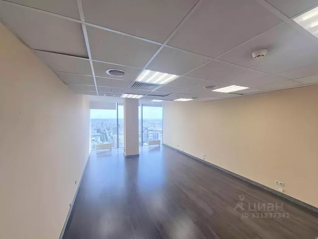 Офис в Свердловская область, Екатеринбург ул. Малышева, 51 (38 м) - Фото 1