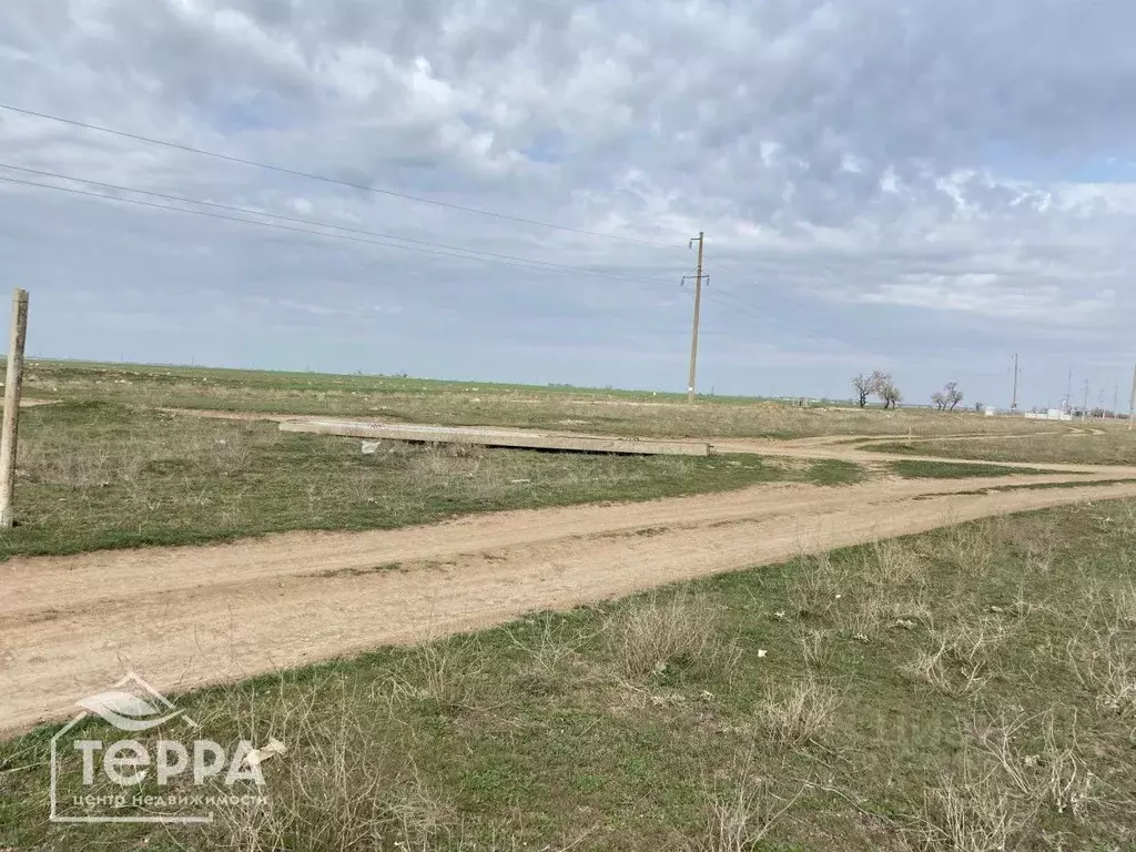 Участок в Крым, Сакский район, с. Уютное  (6.45 сот.) - Фото 1