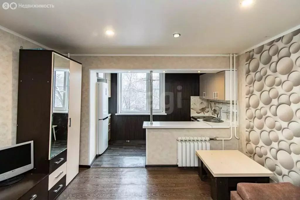 Квартира-студия: Тюмень, улица Мельникайте, 63 (17 м) - Фото 1