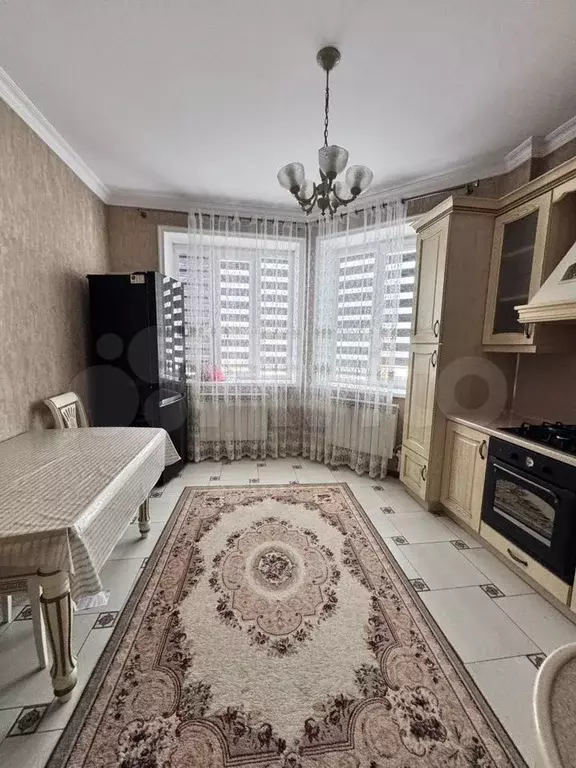 2-к. квартира, 70 м, 3/3 эт. - Фото 1