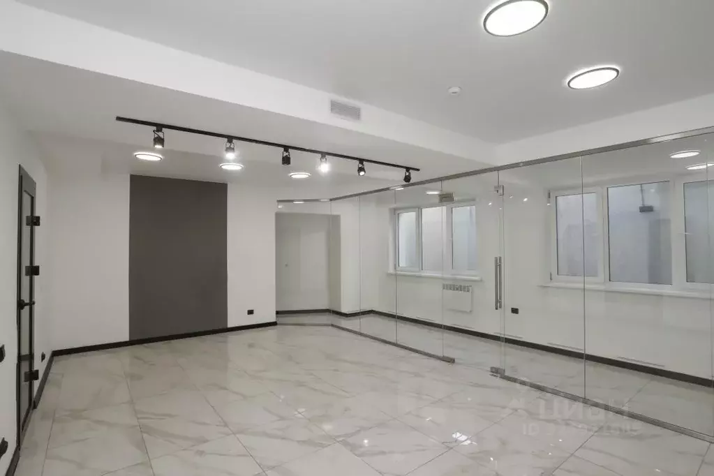 Помещение свободного назначения в Иркутская область, Иркутск ул. ... - Фото 1