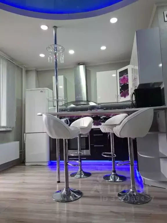 2-к кв. Хакасия, Абакан ул. Крылова, 85 (70.0 м) - Фото 1
