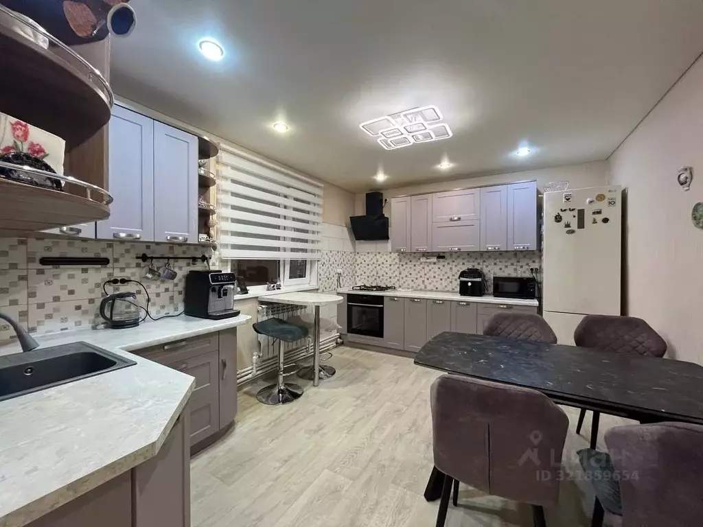 Дом в Оренбургская область, пос. Новосергиевка просп. Калинина, 45 ... - Фото 1