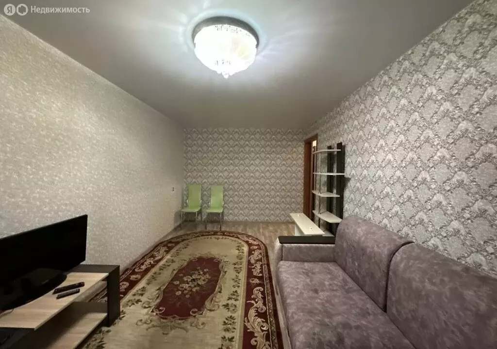 1-комнатная квартира: Бор, улица Чугунова, 10 (32.8 м) - Фото 0