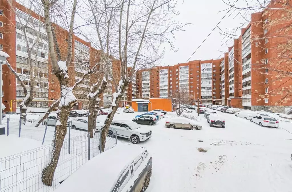4-к кв. Свердловская область, Екатеринбург ул. Лодыгина, 11 (76.4 м) - Фото 2
