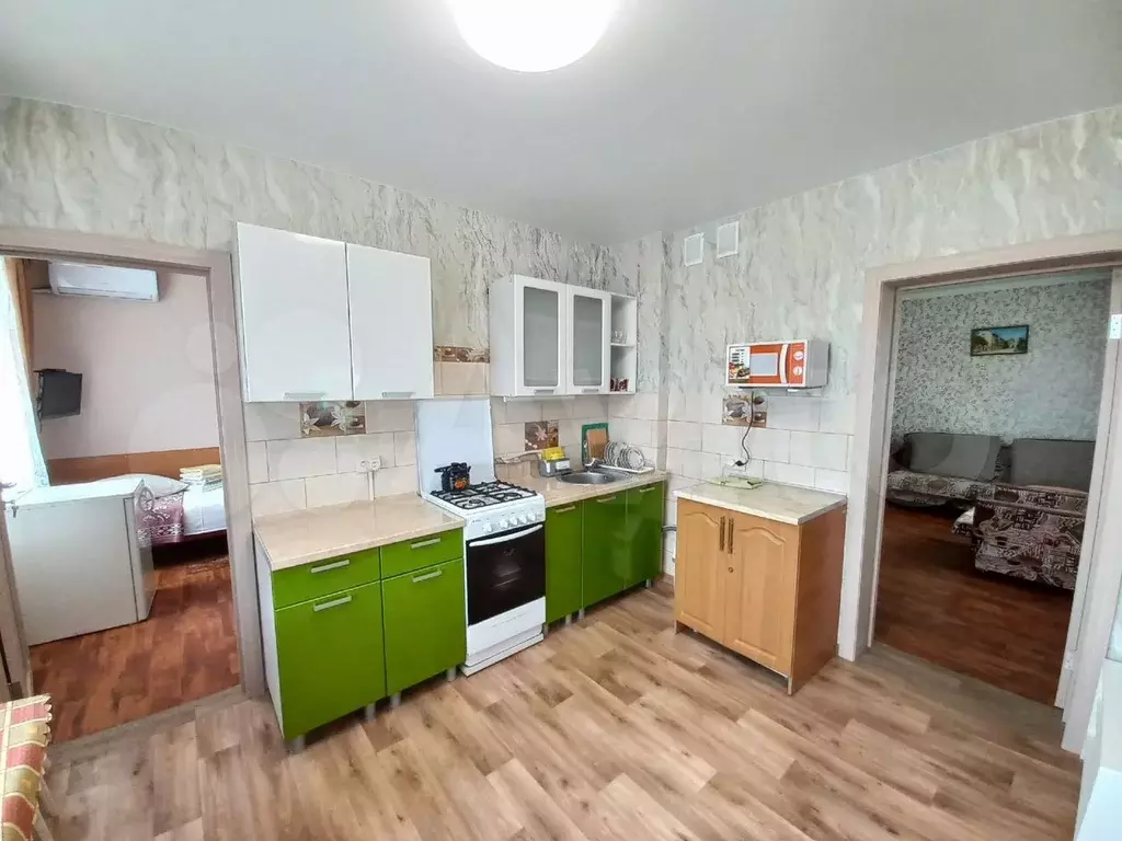 Комната 48 м в 2-к., 2/2 эт. - Фото 0