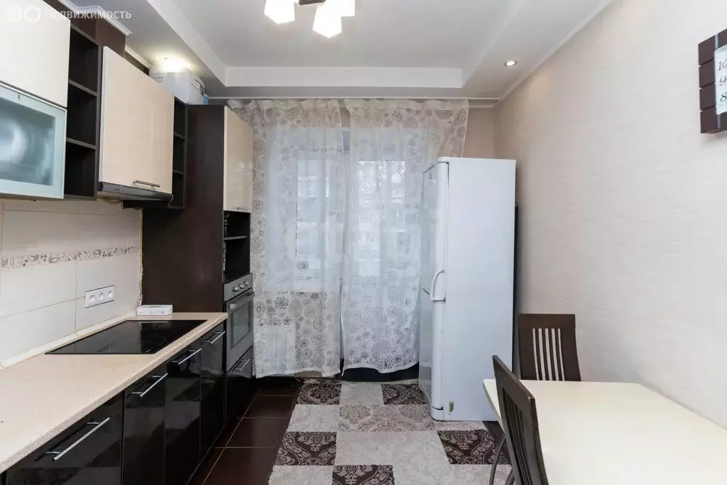 2-комнатная квартира: Тюмень, улица Космонавтов, 6к1 (65.9 м) - Фото 2