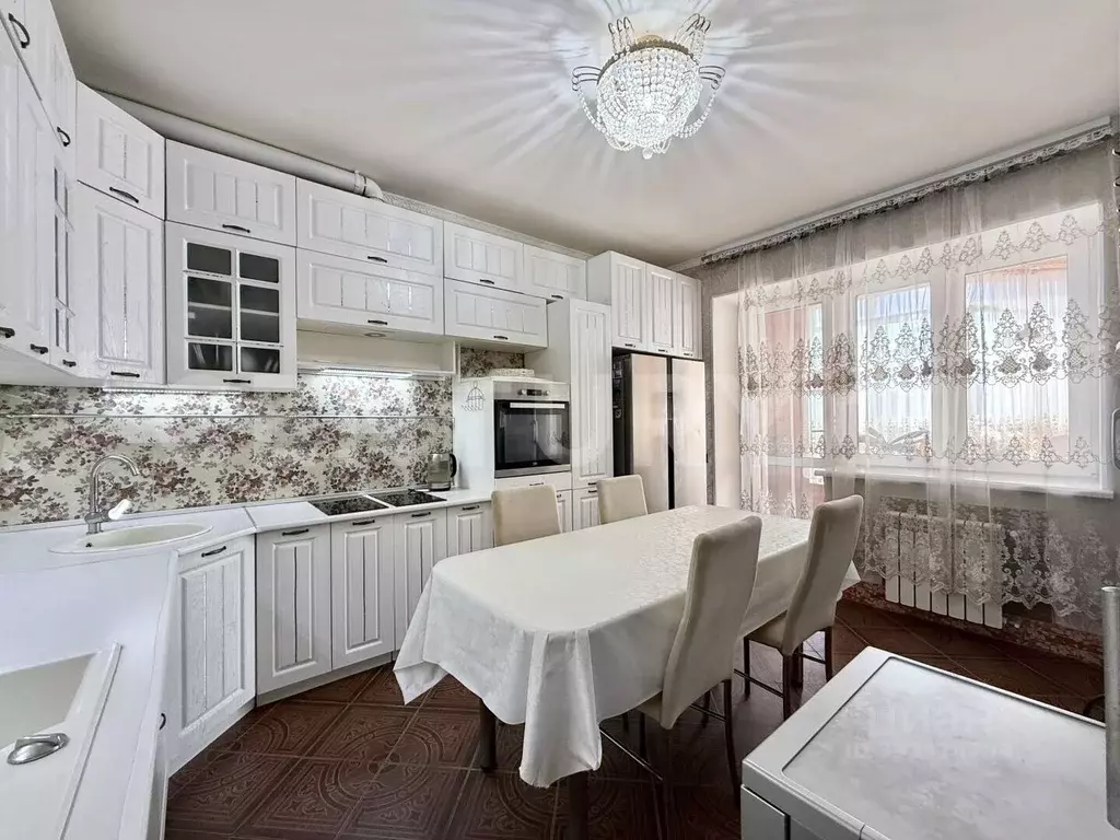 2-к кв. Чувашия, Чебоксары пл. Речников, 7к1 (68.6 м) - Фото 1