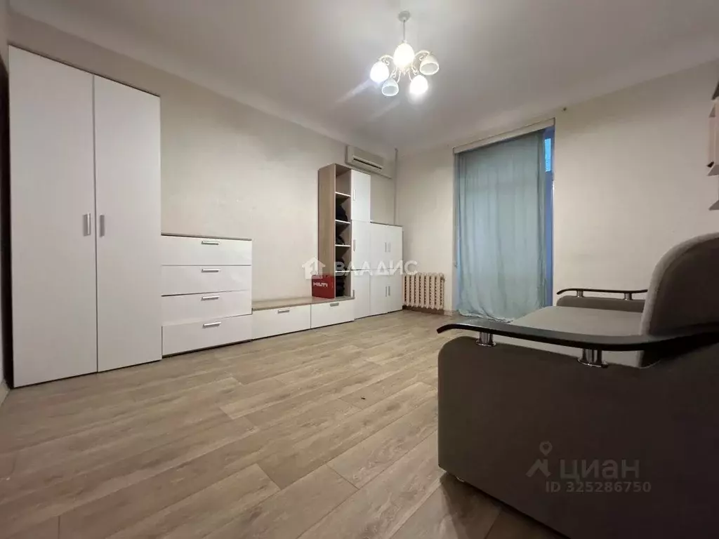 3-к кв. Волгоградская область, Волгоград Пражская ул., 10 (76.0 м) - Фото 1