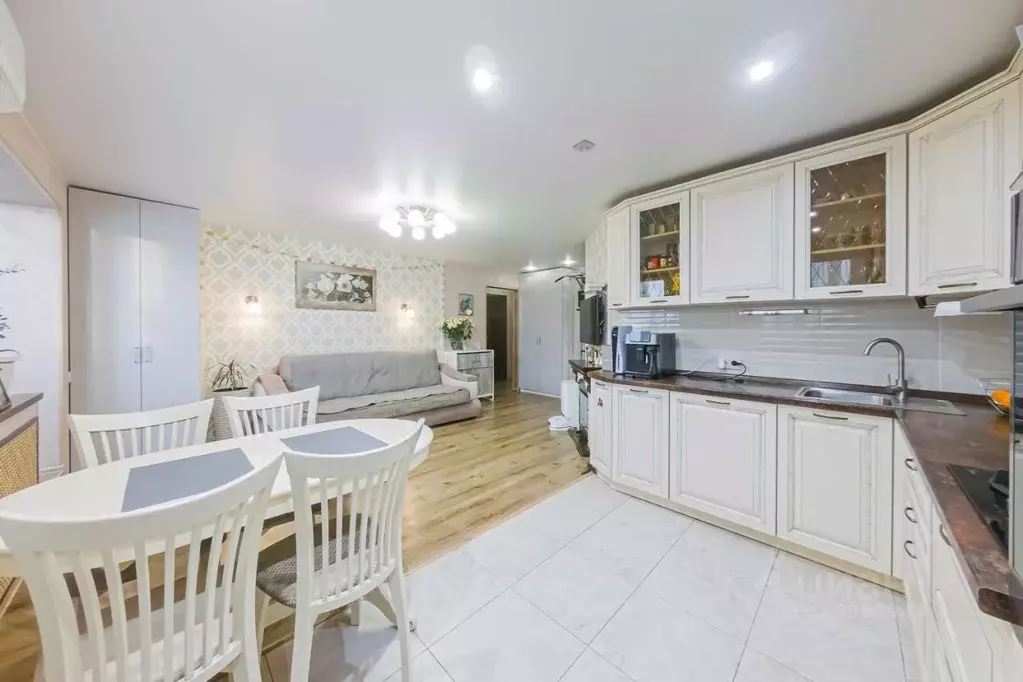 3-к кв. Свердловская область, Екатеринбург ул. Амундсена, 53 (64.0 м) - Фото 2