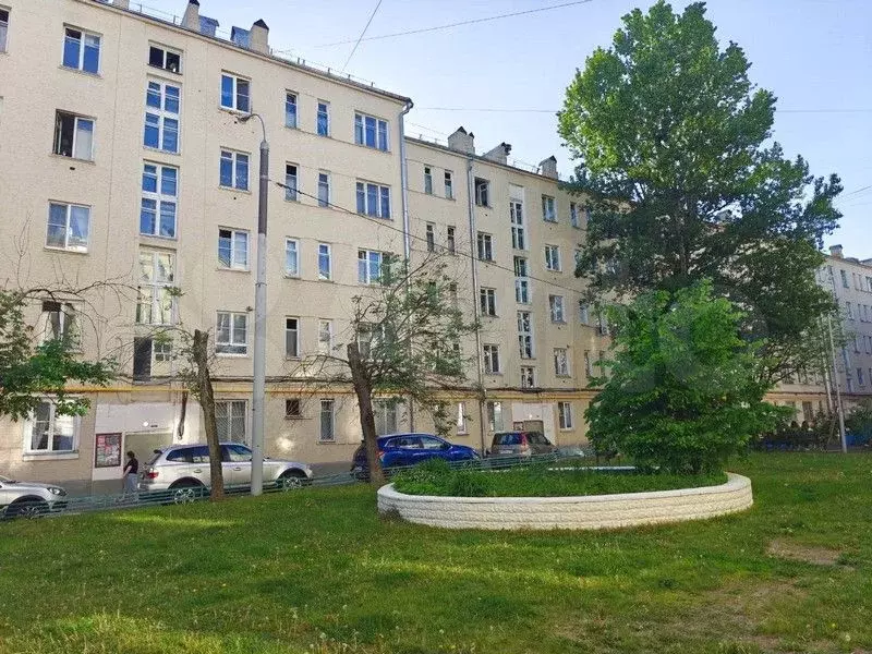 Комната 16,5 м в 4-к., 1/5 эт. - Фото 0